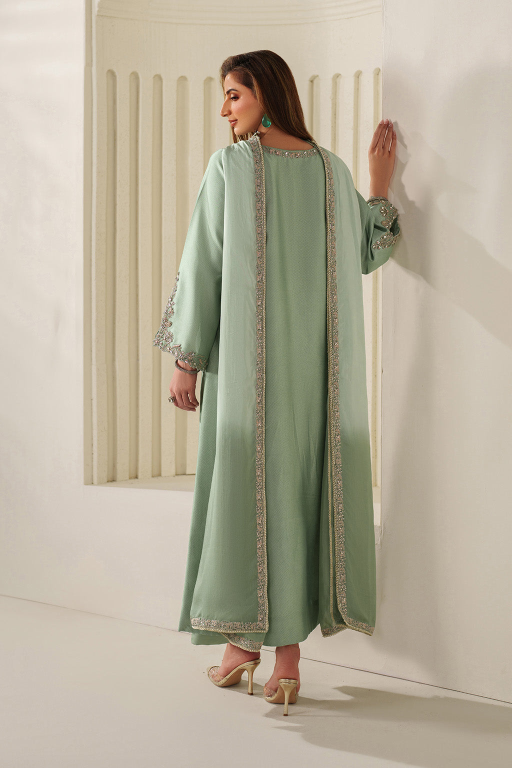 UE-615 Textured Silk by IZNIK
