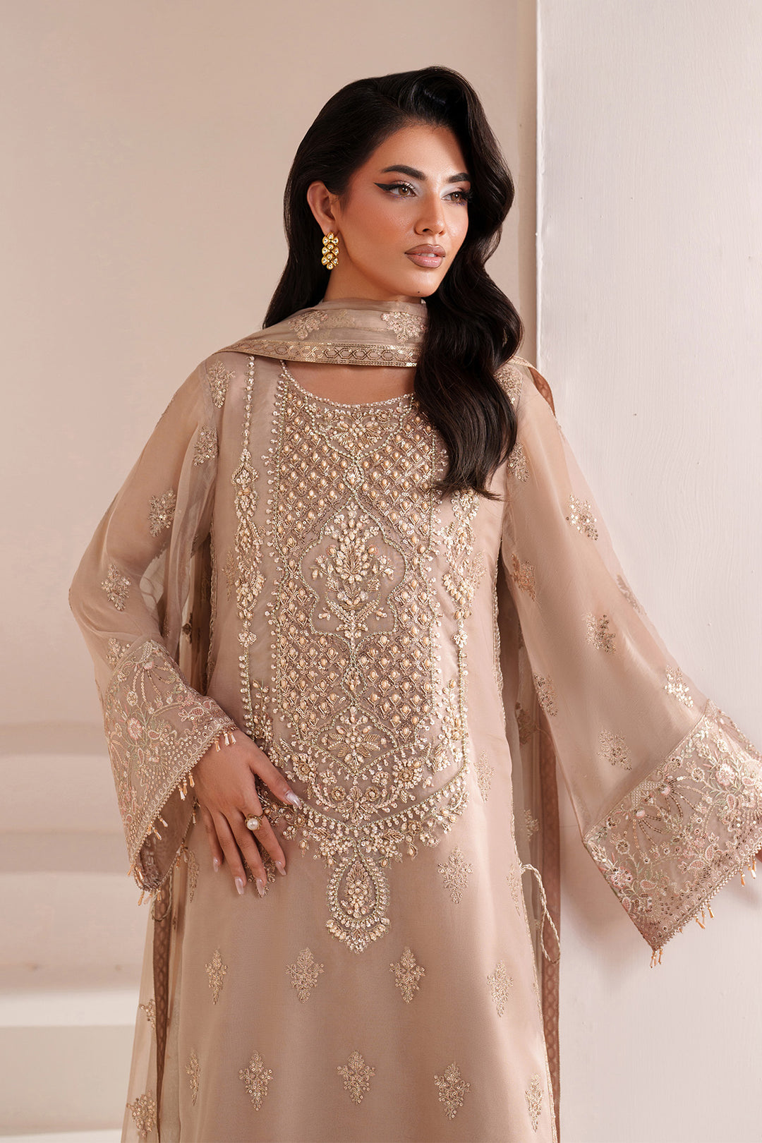 Alizeh Aymal AF-BHM-4064-Cove