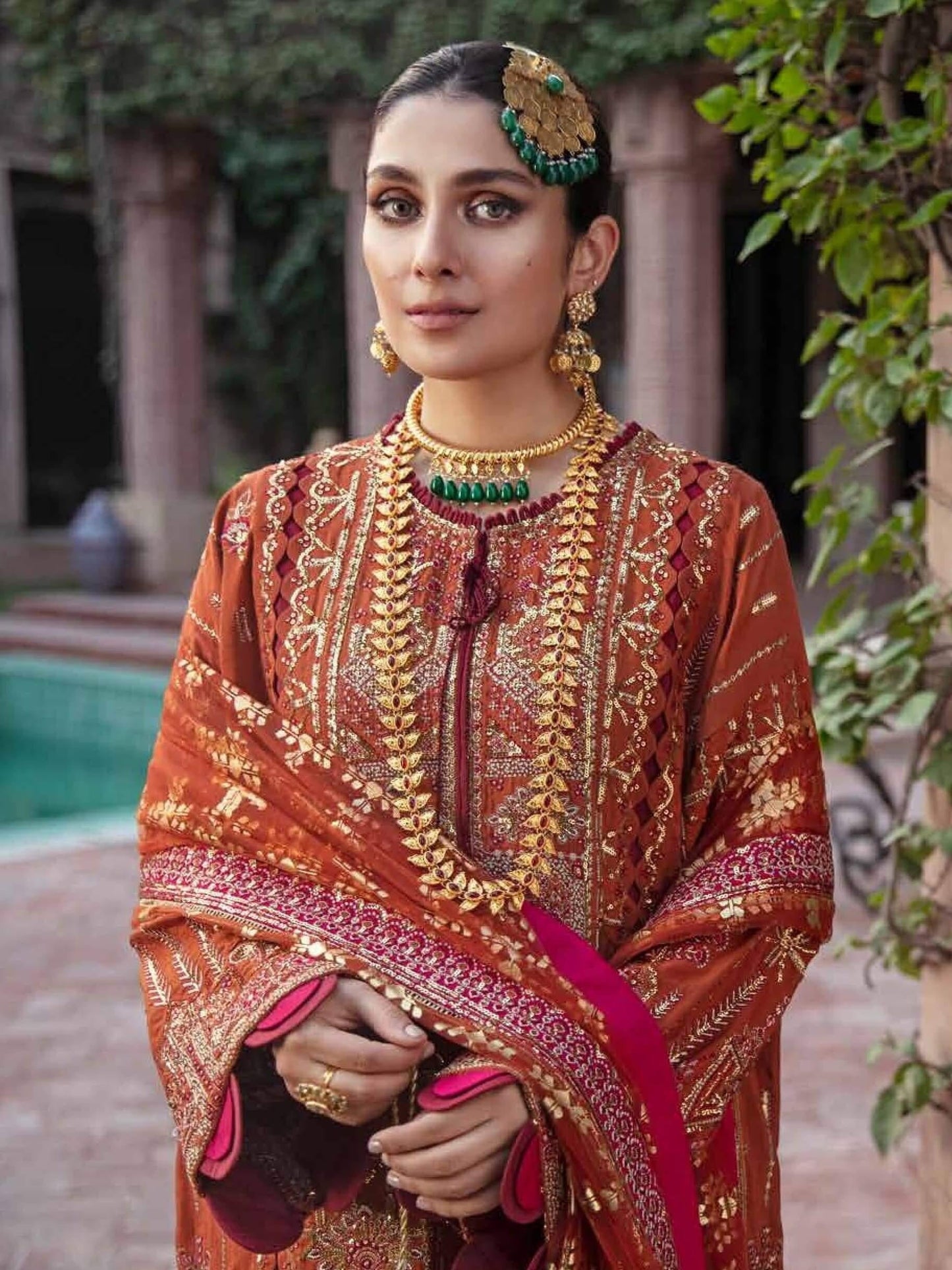 Afrozeh Hayyat Wedding Formals Embroidered 3Pc Suit D-09 Dar-e-Jaan
