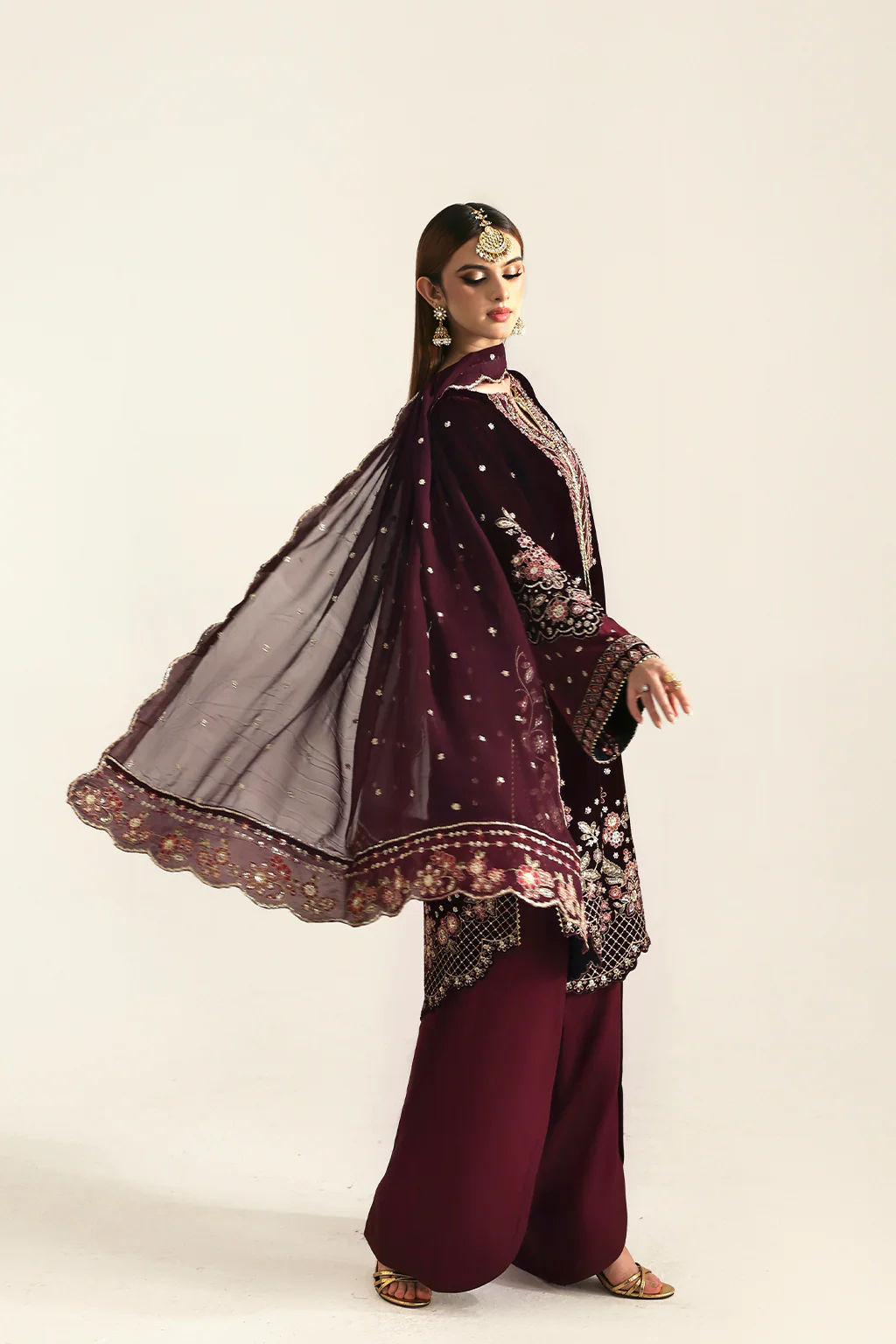 Emaan Adeel Zarposh Embroidered Velvet Unstitched 3Pc Suit - KANWAL