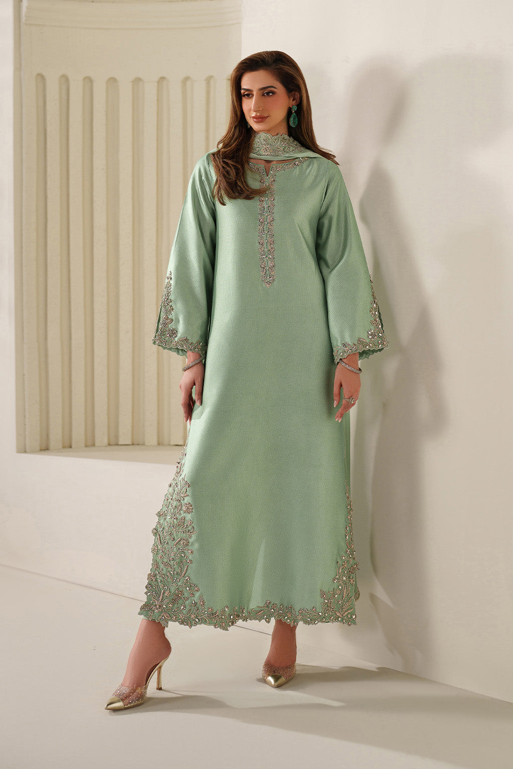 UE-615 Textured Silk by IZNIK