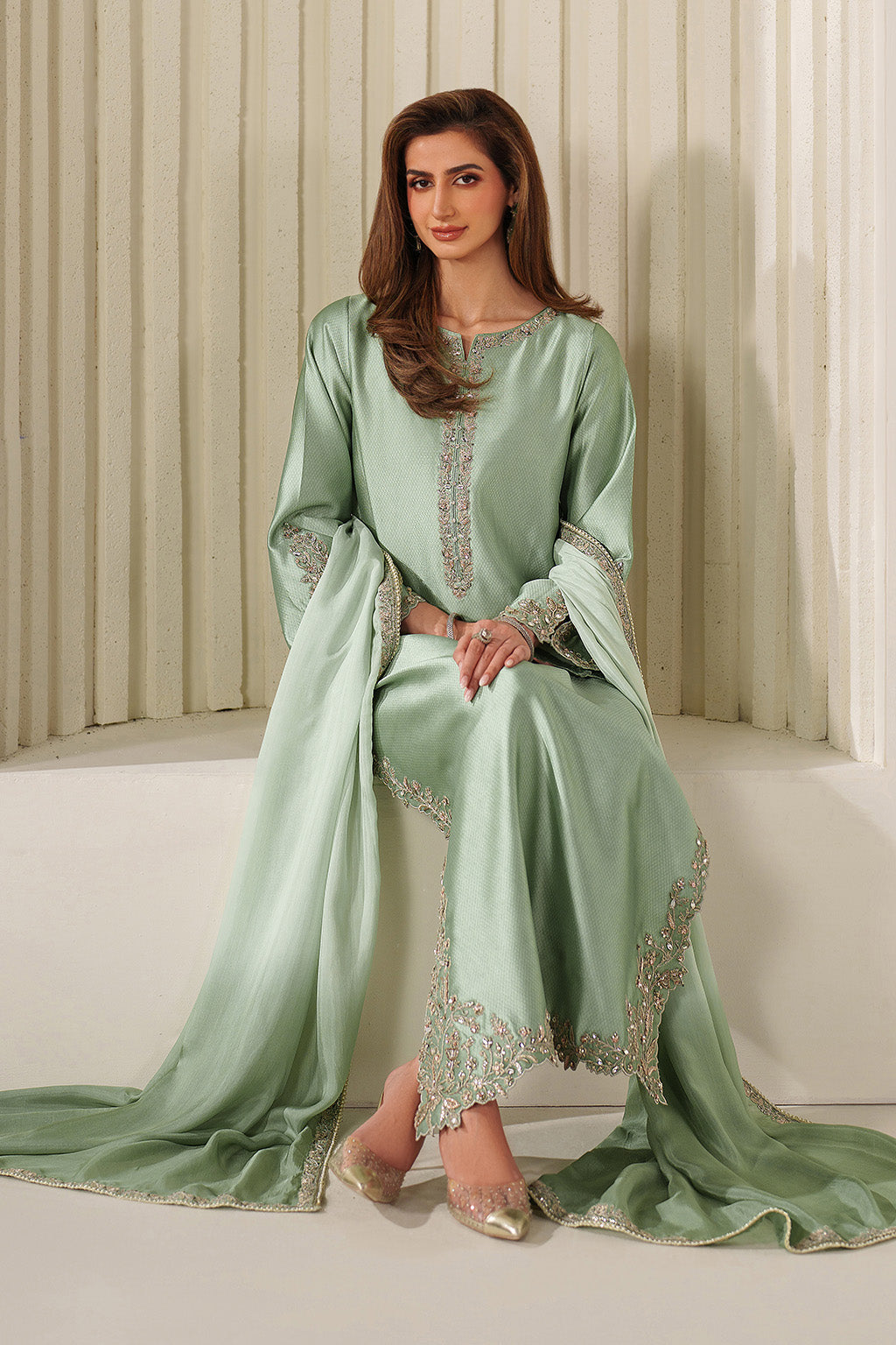 UE-615 Textured Silk by IZNIK