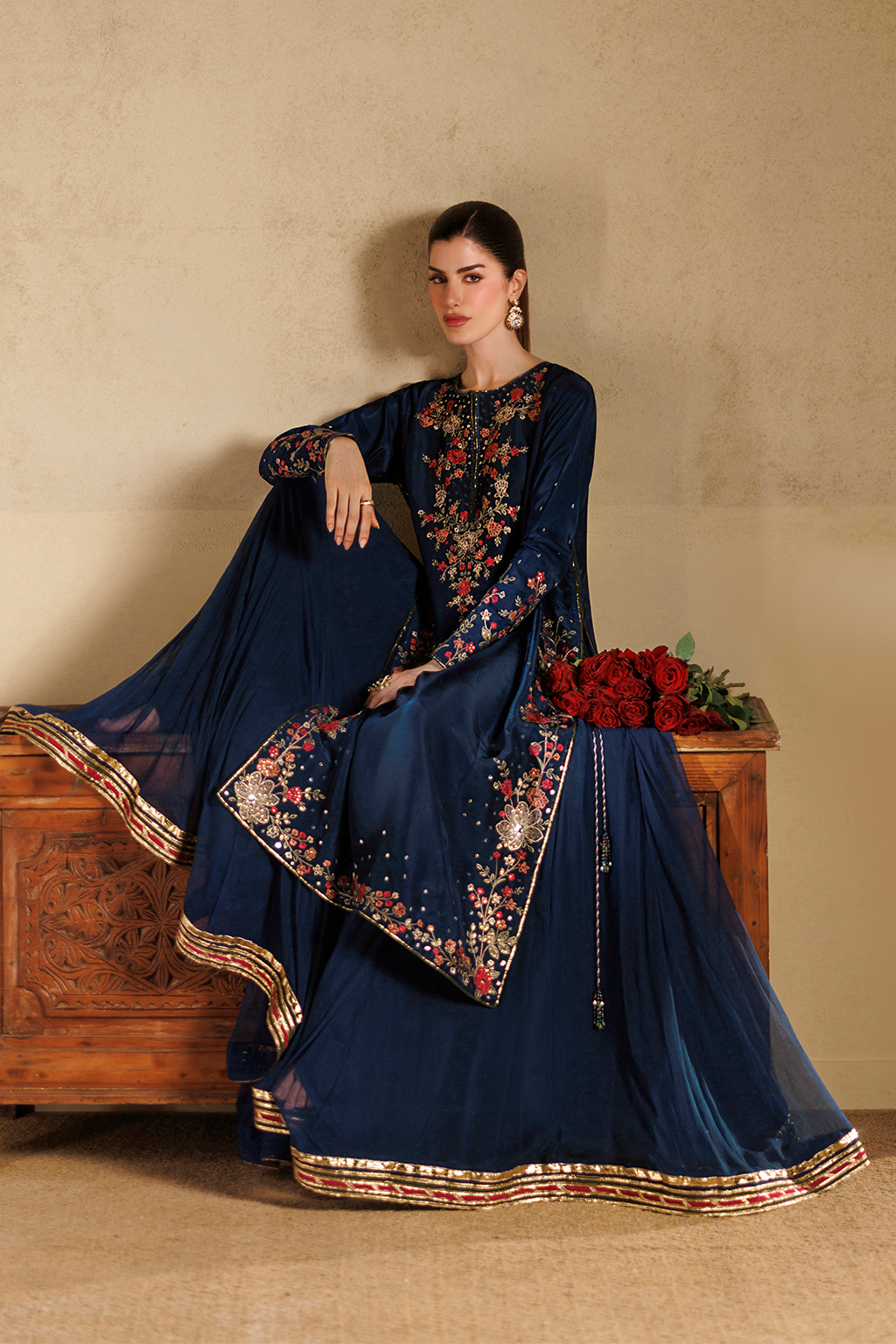 UE-728 Embroidered Pure Ramen Silk by IZNIK